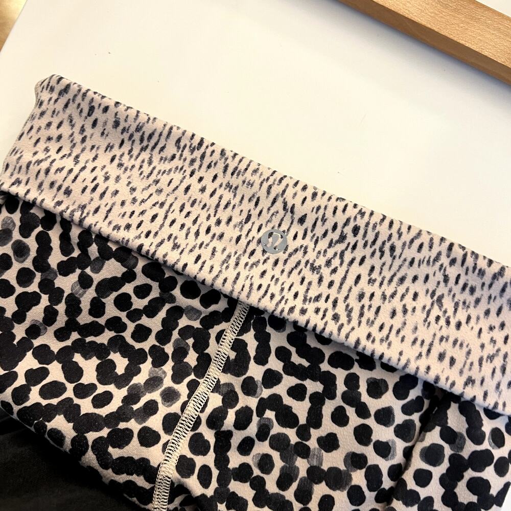 Lululemon Wunder Under Crop - image 5